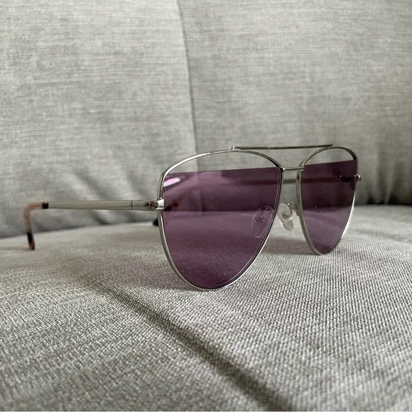 MCQ ALEXANDER MCQUEEN like new sunnies - Picture 2 of 11